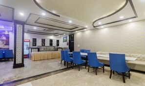 Restaurant - Treebo The Royal Taj (Agra)