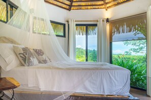 3 bedrooms, in-room safe, desk, free WiFi - Experience the Pure Life in the Private Jungle Paradise of Ojochal  (Provincia de Puntarenas)
