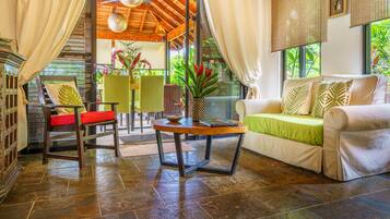 Smart-TV, Bücher, Musikbibliothek