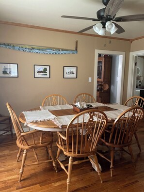 Dining - Cozy up at Foxtrot Inn! 
Immaculate! Outdoor Grain Bin BBQ area! Dog friendly!  (Cunningham)