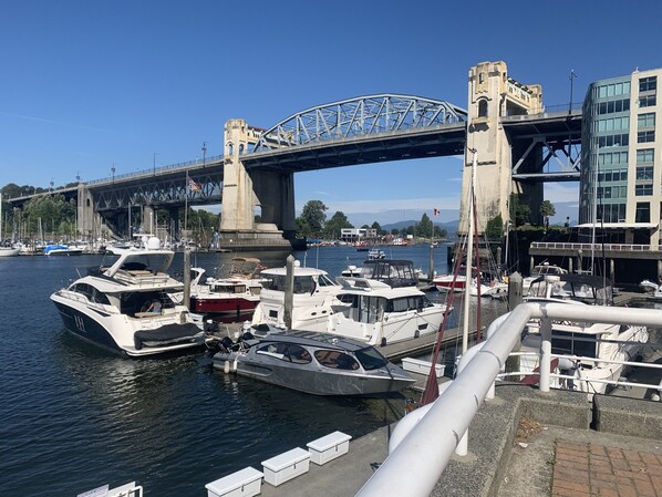 Marina - Penthouse with Large Deck on Seawall / Beach w/ Views (Vancouver)