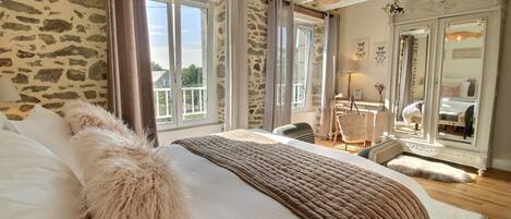 3 chambres, fer et planche à repasser, Wi-Fi gratuit, draps fournis