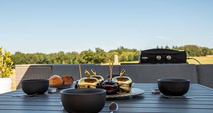 Maison 'Les LiÚvres': Oasis de détente climatisée avec Piscine & Jacuzzi