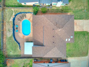 Pool - Cozy Family Home With Pool (Oklahoma City)