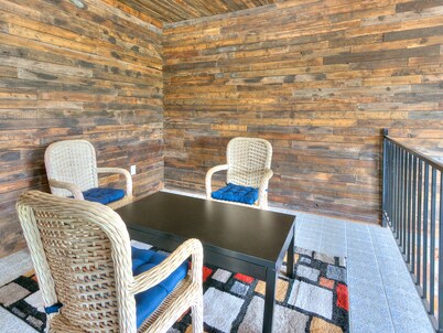 Cozy Family Home With Pool