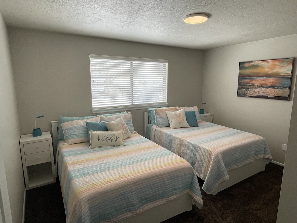 Extended Stay near HAFB in Roy Roy Vrbo