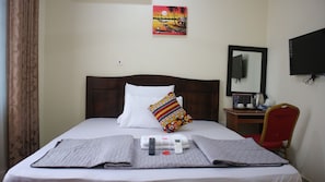 Standard Room | Desk, soundproofing, free WiFi, bed sheets - Crystal Premier Hotel (Adenta)