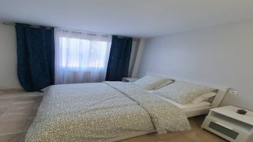 2 bedrooms, desk, soundproofing, iron/ironing board