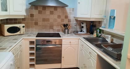 Le LibertĂ© đ Calme, spacieux, lumineux, idĂ©al pour un sĂ©jour pro ou perso.