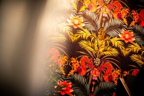 Interior detail - Large 4 Bedroom House - Sleeps 10 - City Centre - Families, Groups & Contractors (Birmingham)