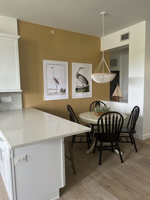 Dining - Pelican Landing Updated Condo with Private Beach Access (Bonita Springs)
