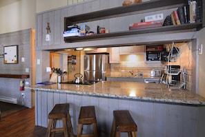Fridge, microwave, oven, stovetop - 3br/2Ba,Mt view,hot tub,free shuttle!
Book your Summer Vacation!!! (Crested Butte)
