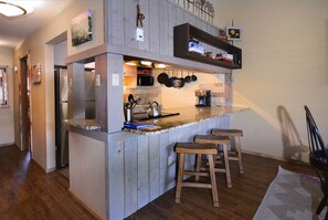 Fridge, microwave, oven, stovetop - 3br/2Ba,Mt view,hot tub,free shuttle!
Winter is on the way! (Crested Butte)