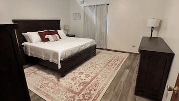 2 bedrooms, travel cot, free WiFi, bed sheets