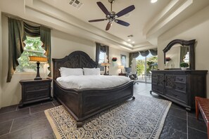 4 bedrooms, in-room safe, desk, iron/ironing board