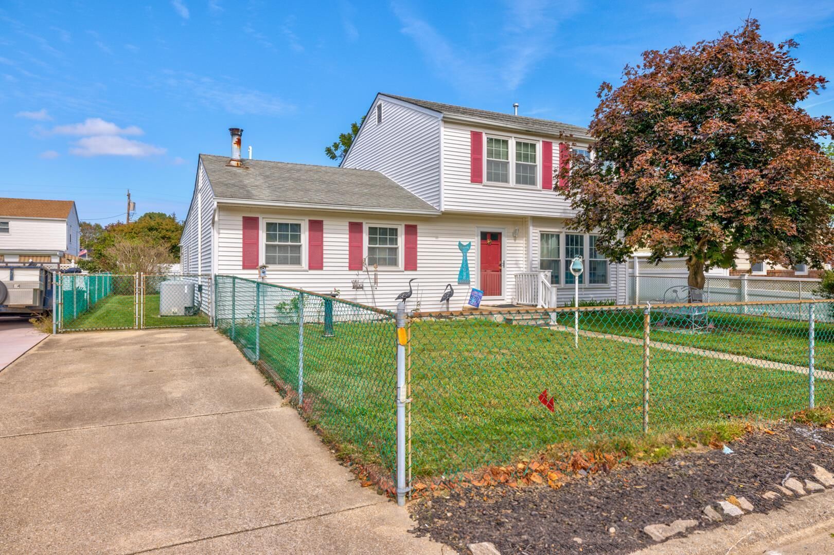 5 bedroom 2 1/2 bath Sleeps 10