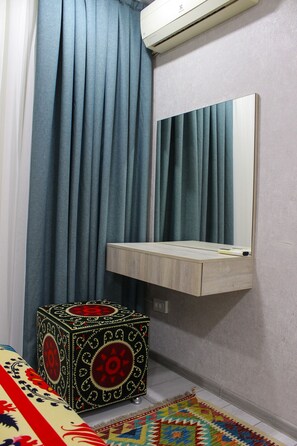 2 chambres, fer et planche à repasser, Wi-Fi, draps fournis