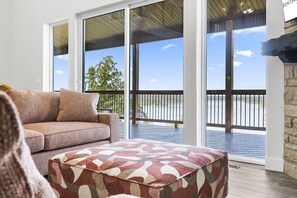 Smart-TV, peis, fotballspill og bordtennis