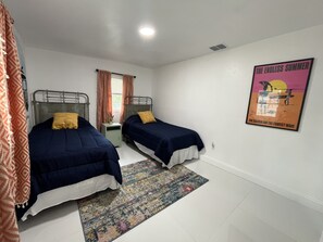 3 chambres, bureau, lit de bébé portatif, accès au Wi-Fi (inclus)