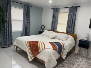 3 bedrooms, desk, travel cot, free WiFi