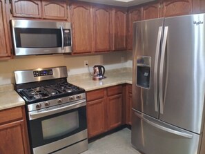Private kitchen - Charming 3-bedroom house with AC and WiFi in El Paso (El Paso)