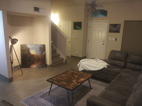 Living area - Charming 3-bedroom house with AC and WiFi in El Paso (El Paso)