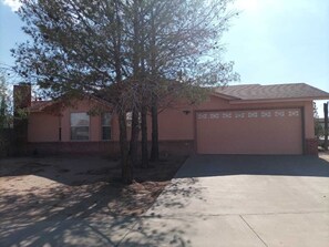 المنطقة المحيطة بالمنشأة