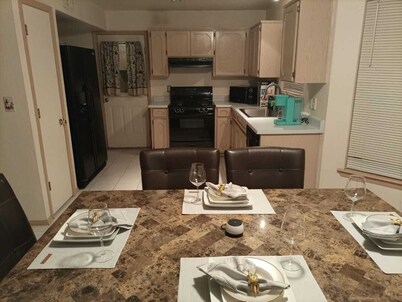 Cheerful Home, Comfy Entertainment Spaces; Family-Pet friendly & Great Location!