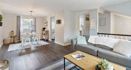 Charming 3-Bedroom Retreat Near Indianapolis
