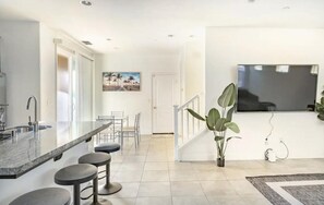 Interior - Extravagant house (Hayward)