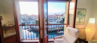 Apartamento con Vistas al Puerto de Llanes