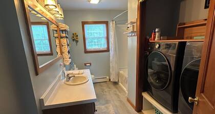 Large home, day trips Bar Harbor, Schoodic, Acadia National Park Eastport Canada