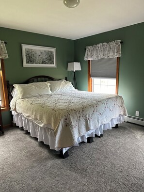 5 bedrooms, desk, iron/ironing board, free WiFi