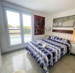 2 sovrum, strykjärn/strykbräda, internet och sängkläder