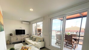 Unclassified image, 2 of 35, button - Carolina Beach Salou, air-conditioned and with barbecue (SALOU)