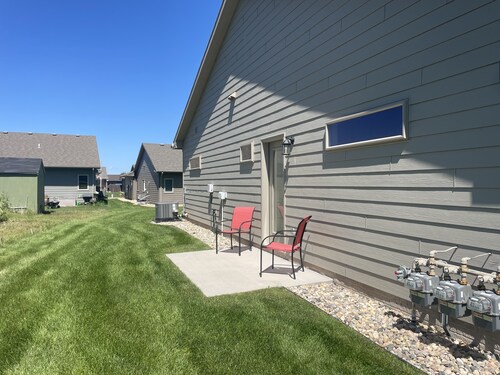 Relaxing Townhouse Getaway with great location in Sioux Falls.