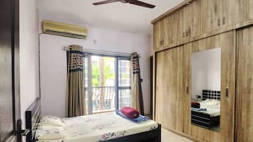 4 bedrooms, WiFi, bed sheets