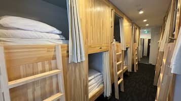 Blackout drapes, free WiFi, bed sheets