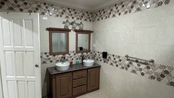 Superior Apartment | Bathroom