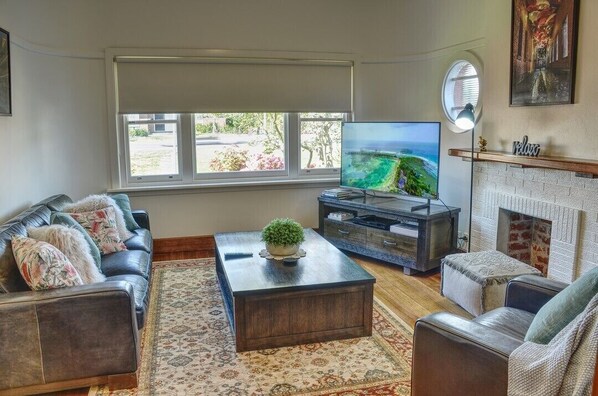 Smart TV, DVD player, books