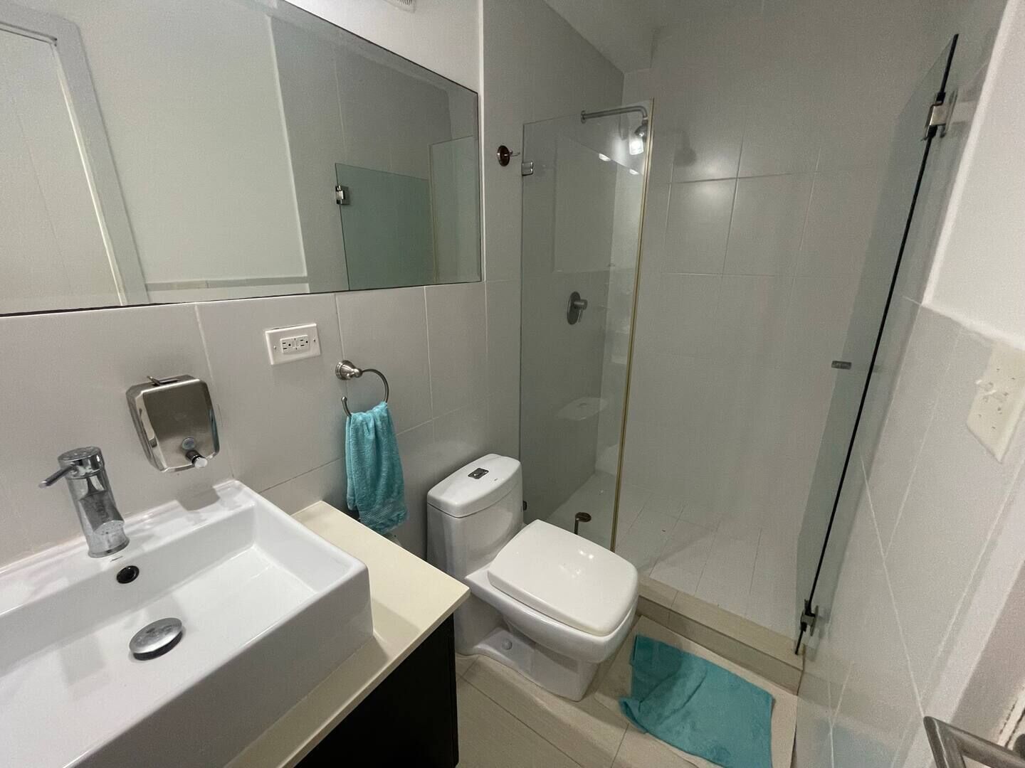 Dusche, Handtücher, Seife, Toilettenpapier