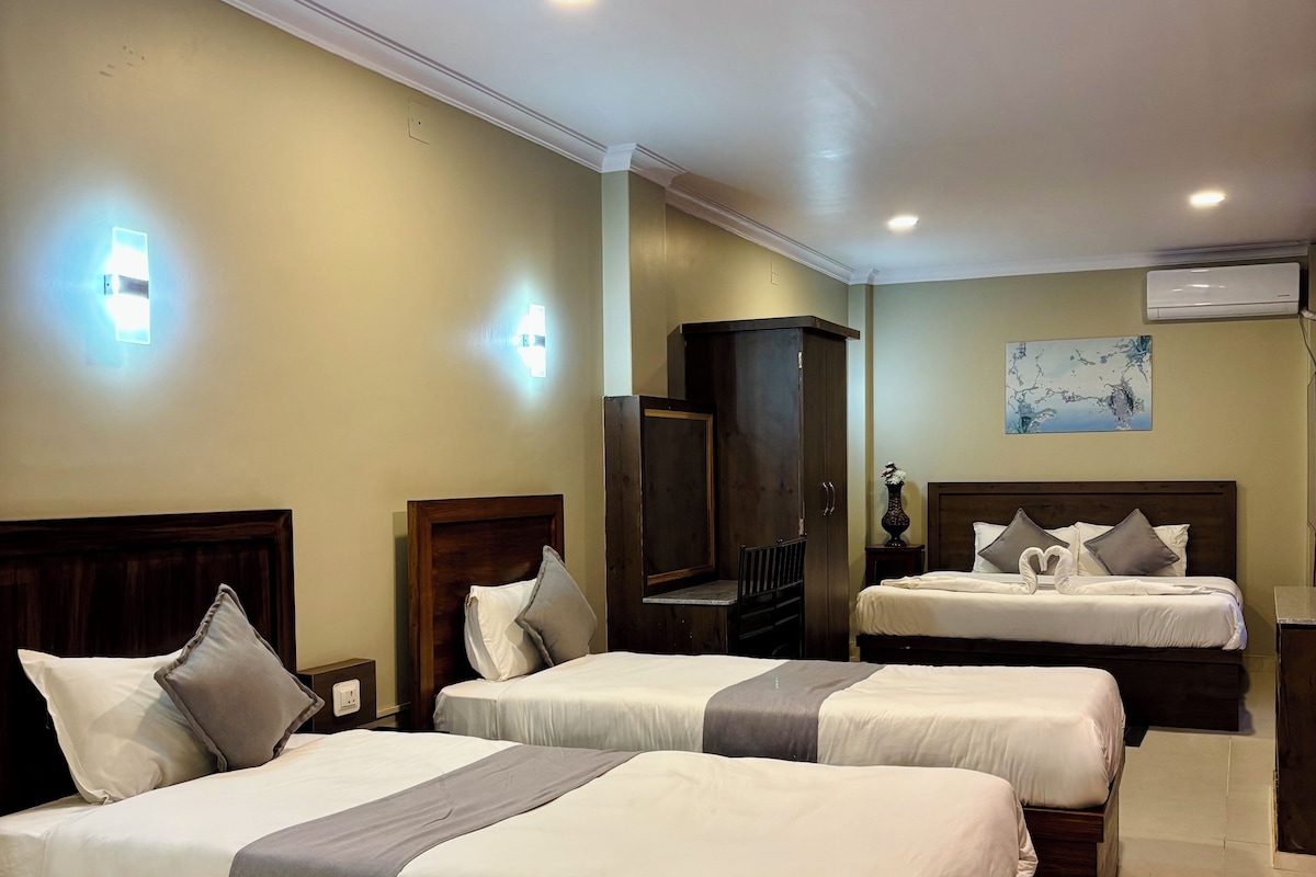 Suite, Pool View | Premium bedding, memory foam beds, desk, laptop workspace