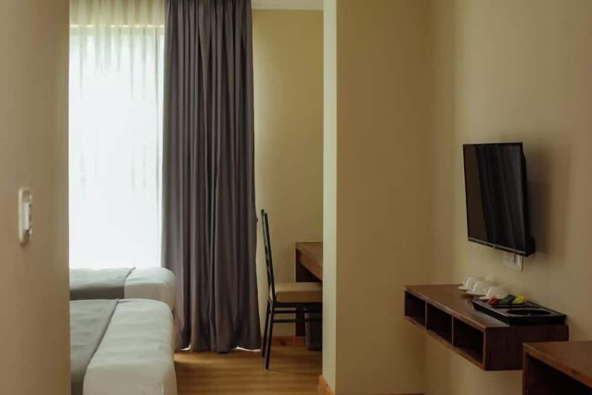 1 bedroom, premium bedding, memory foam beds, minibar