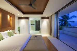 5 室のベッドルーム、セーフティボックス (室内)、デスク、アイロン / アイロン台