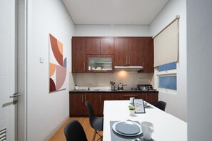 Shared kitchen facilities - Cove Senja (Jakarta)