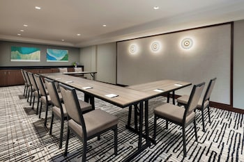 Meeting space at AC by Marriott Hotel Honolulu