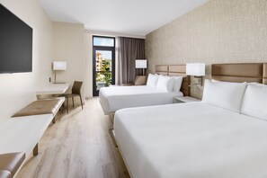 In-room safe, individually decorated, individually furnished, desk - AC Hotel by Marriott Naples 5th Avenue (Naples)