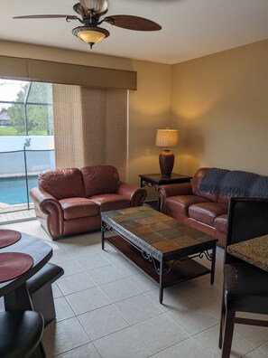 TV - Fill your Home with Magic
Family-sized Townhome with private pool (Kissimmee)