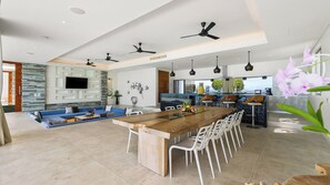 منطقة تناول الطعام للأسر