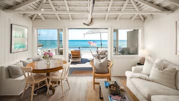 TV, fireplace, stereo